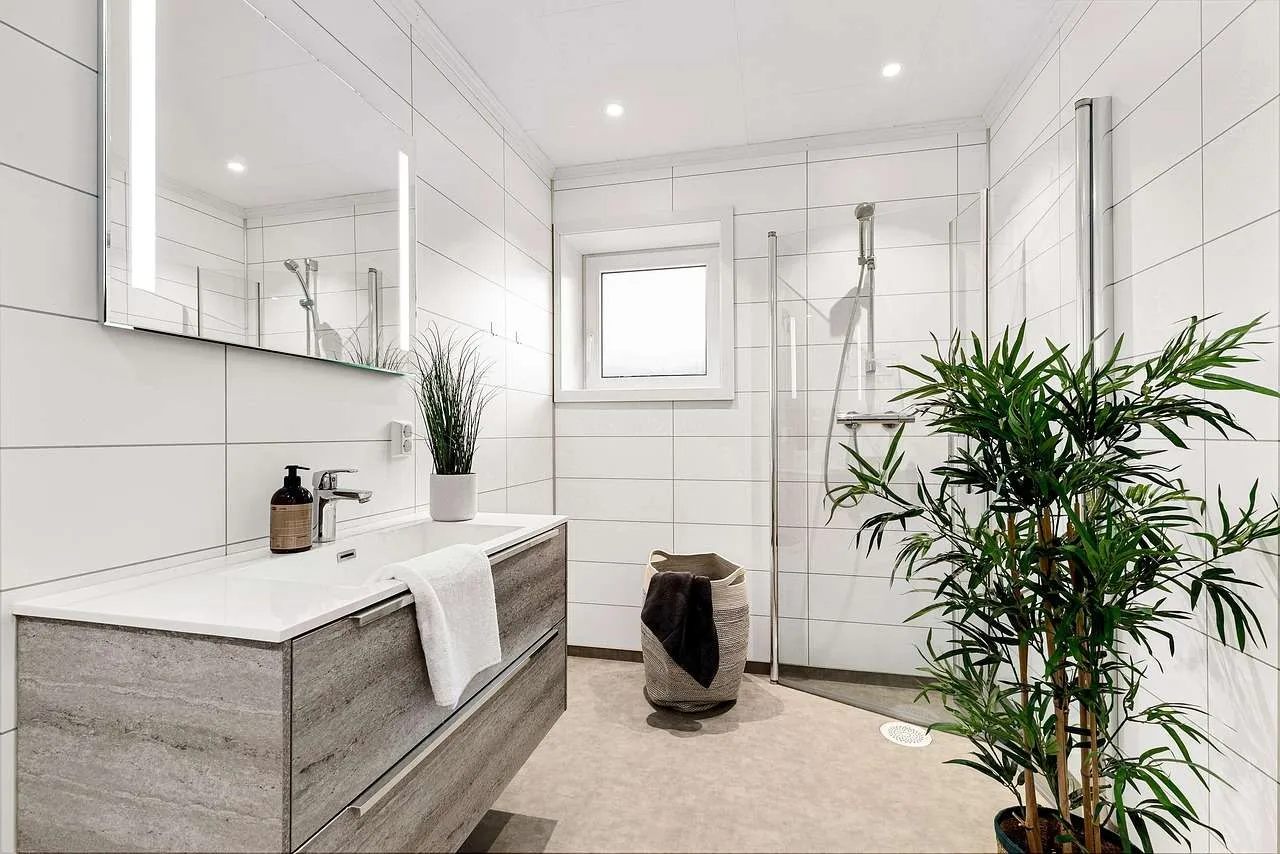 Bathroom Decor: Styles, Tips & Trends